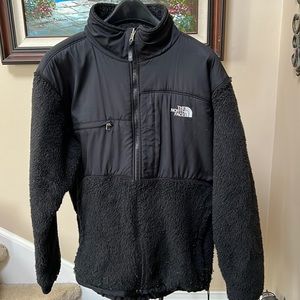 The North Face Mens Large L - Summit Series black jacket with 4 pockets, $40